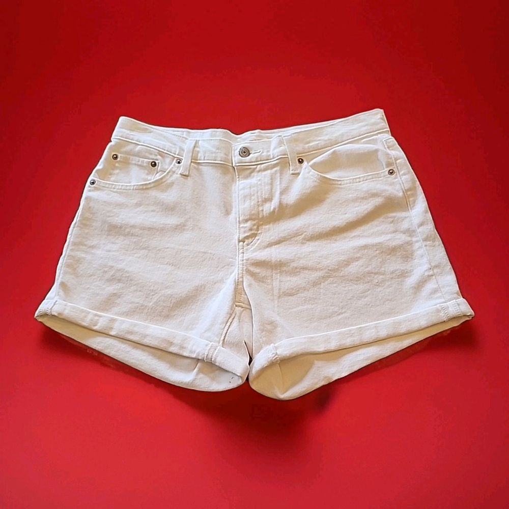 Women's Levi's Denim Shorts White Size 31 Mid Length Mid Rise Cuffed Hem Stretch